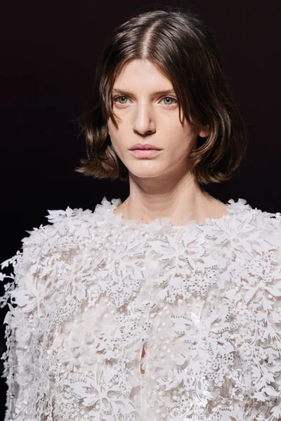 Look 65